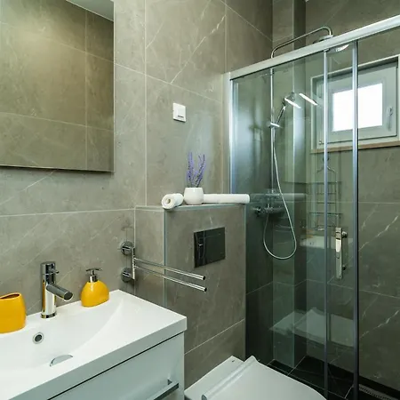 Veliki Dvoetazni Apartman S Parkingom Dubrovnik Exterior photo