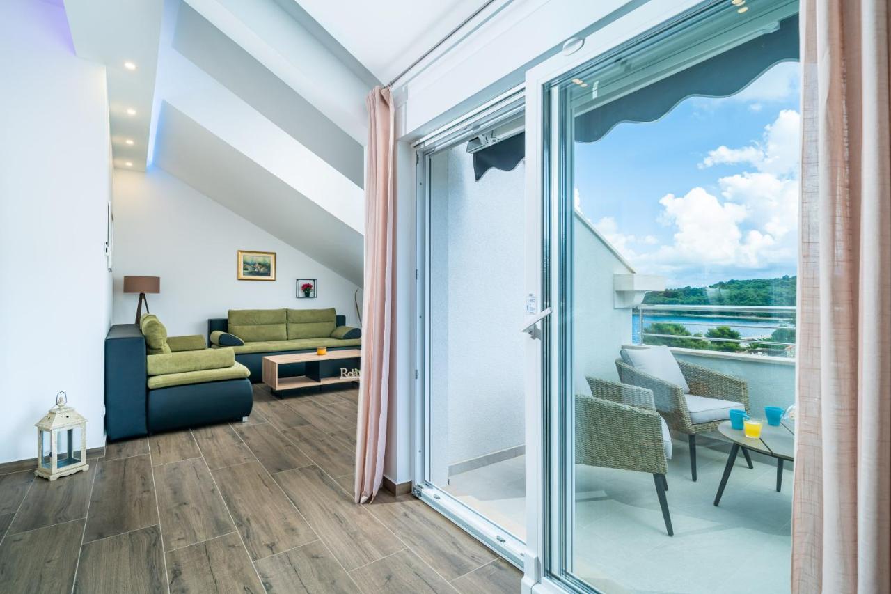 Veliki Dvoetazni S Parkingom Apartment *