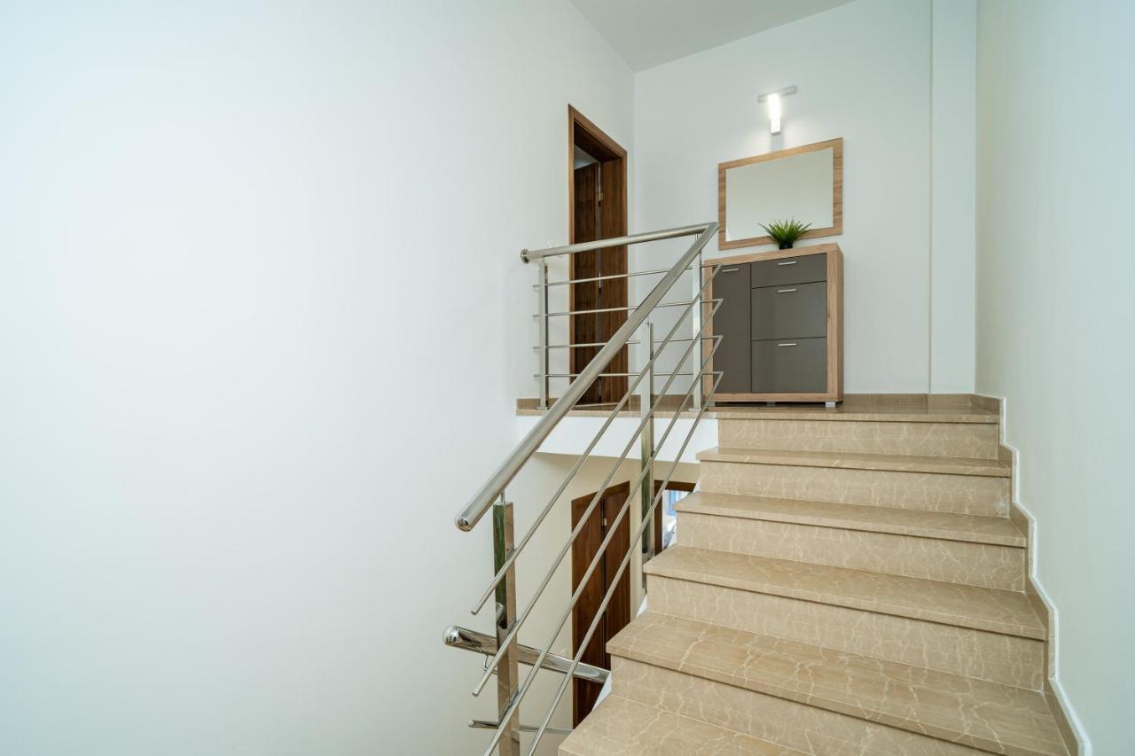 Veliki Dvoetazni S Parkingom Apartment Dubrovnik